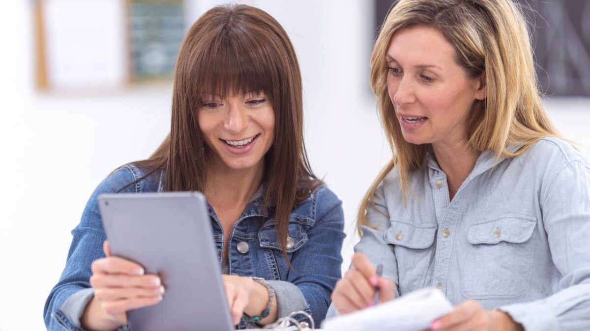 Why Taking a Course with a Teacher Is Better Than Learning from an App?