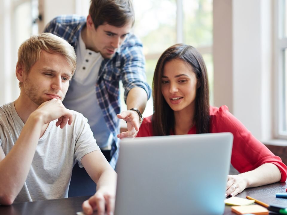 Praca z polskim podręcznikiem – jak czytać i uczyć się efektywnie?